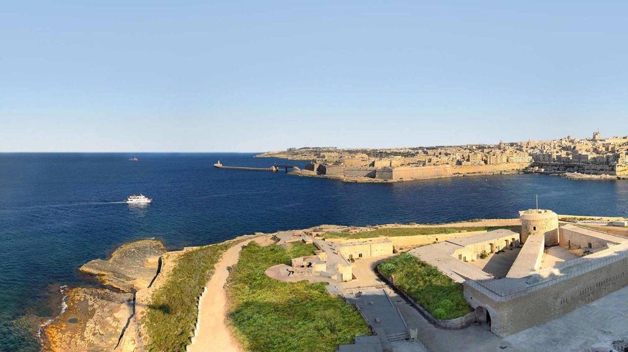 Modern Seaview Apartment In A Prime Location Sliema Luaran gambar