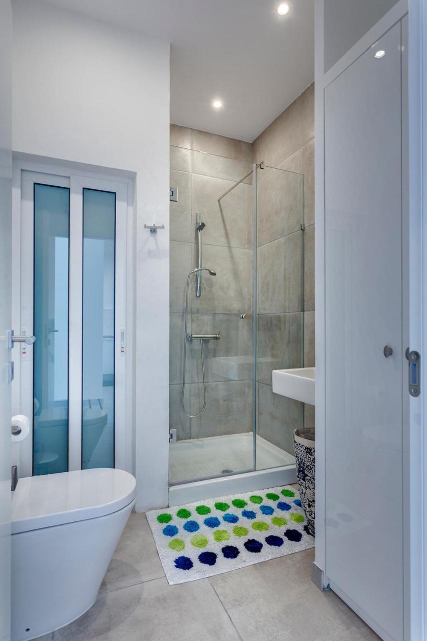 Modern Seaview Apartment In A Prime Location Sliema Luaran gambar