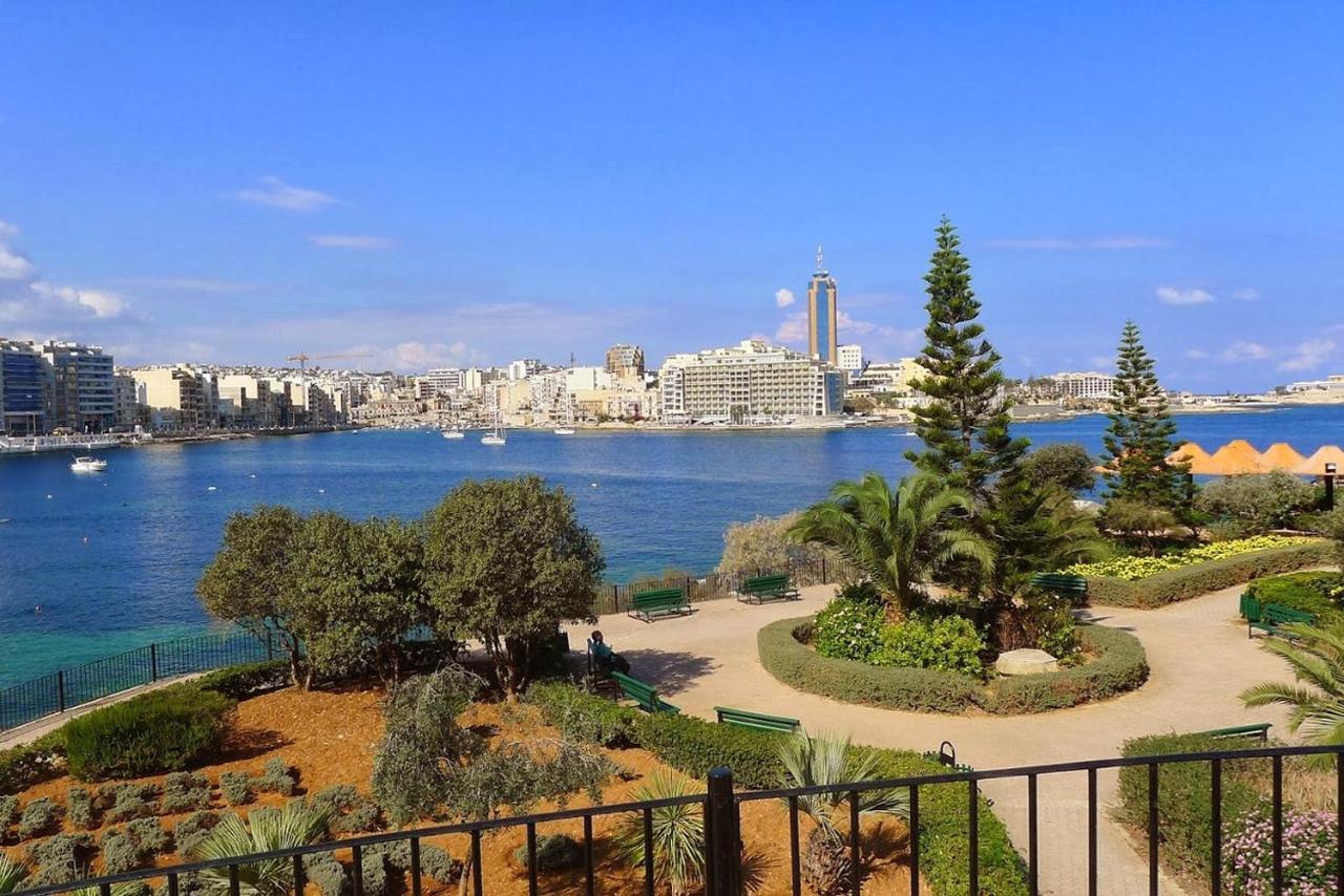 Modern Seaview Apartment In A Prime Location Sliema Luaran gambar