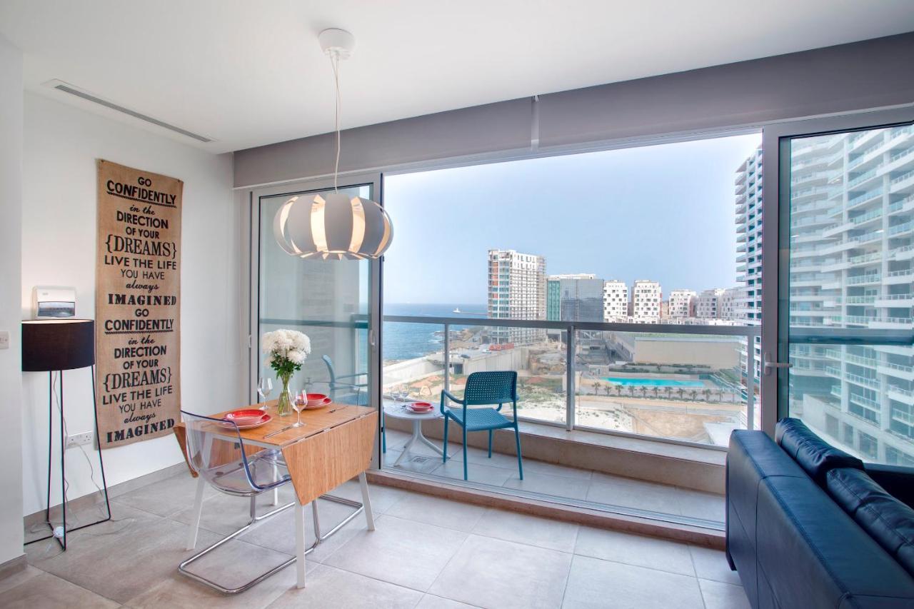 Modern Seaview Apartment In A Prime Location Sliema Luaran gambar