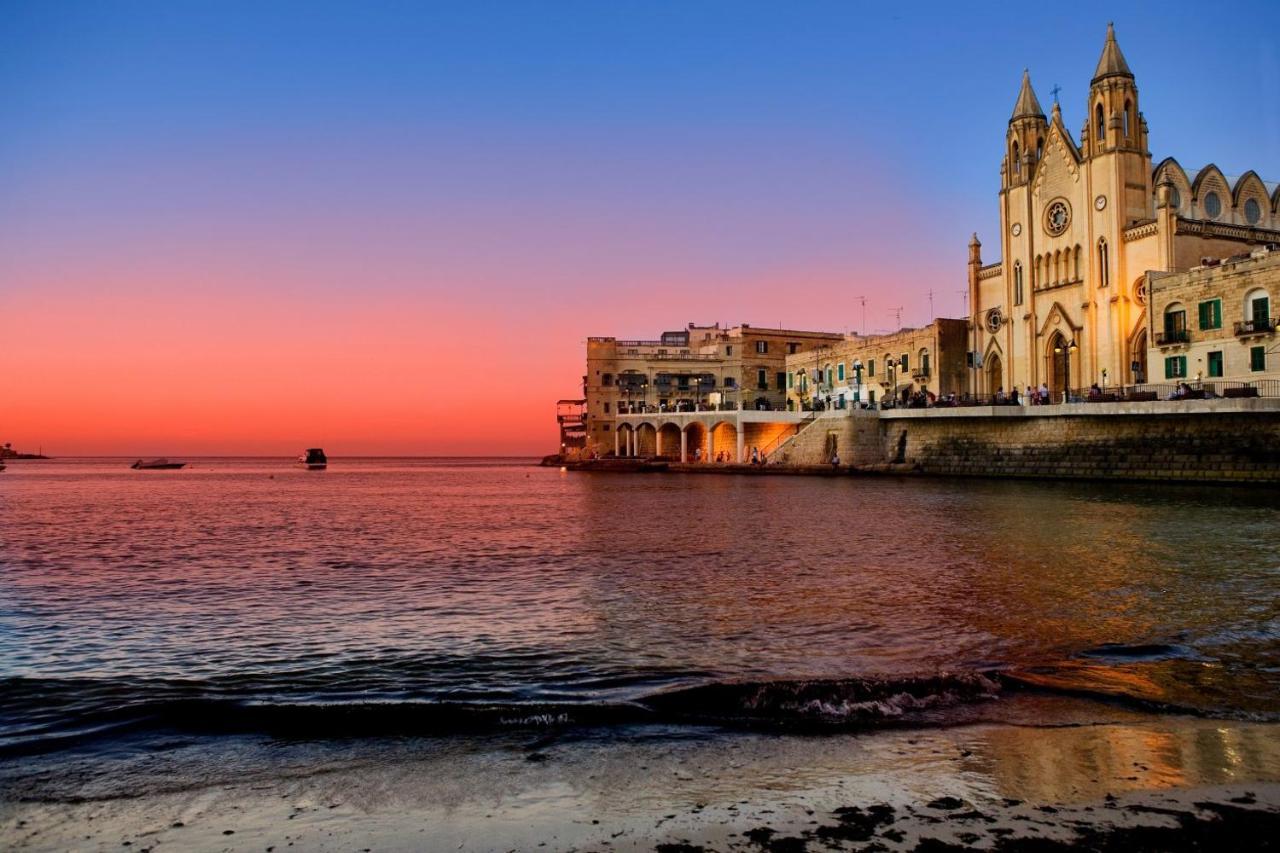 Modern Seaview Apartment In A Prime Location Sliema Luaran gambar