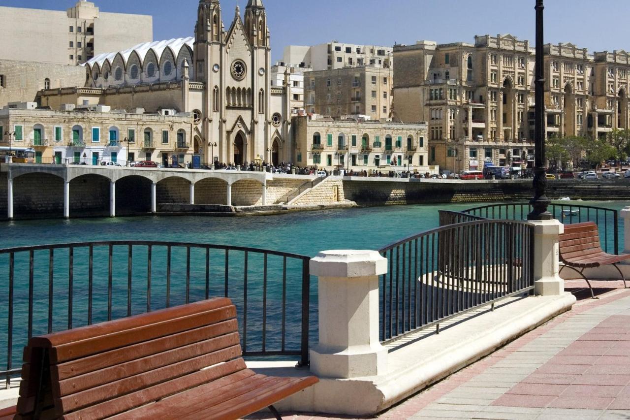 Modern Seaview Apartment In A Prime Location Sliema Luaran gambar