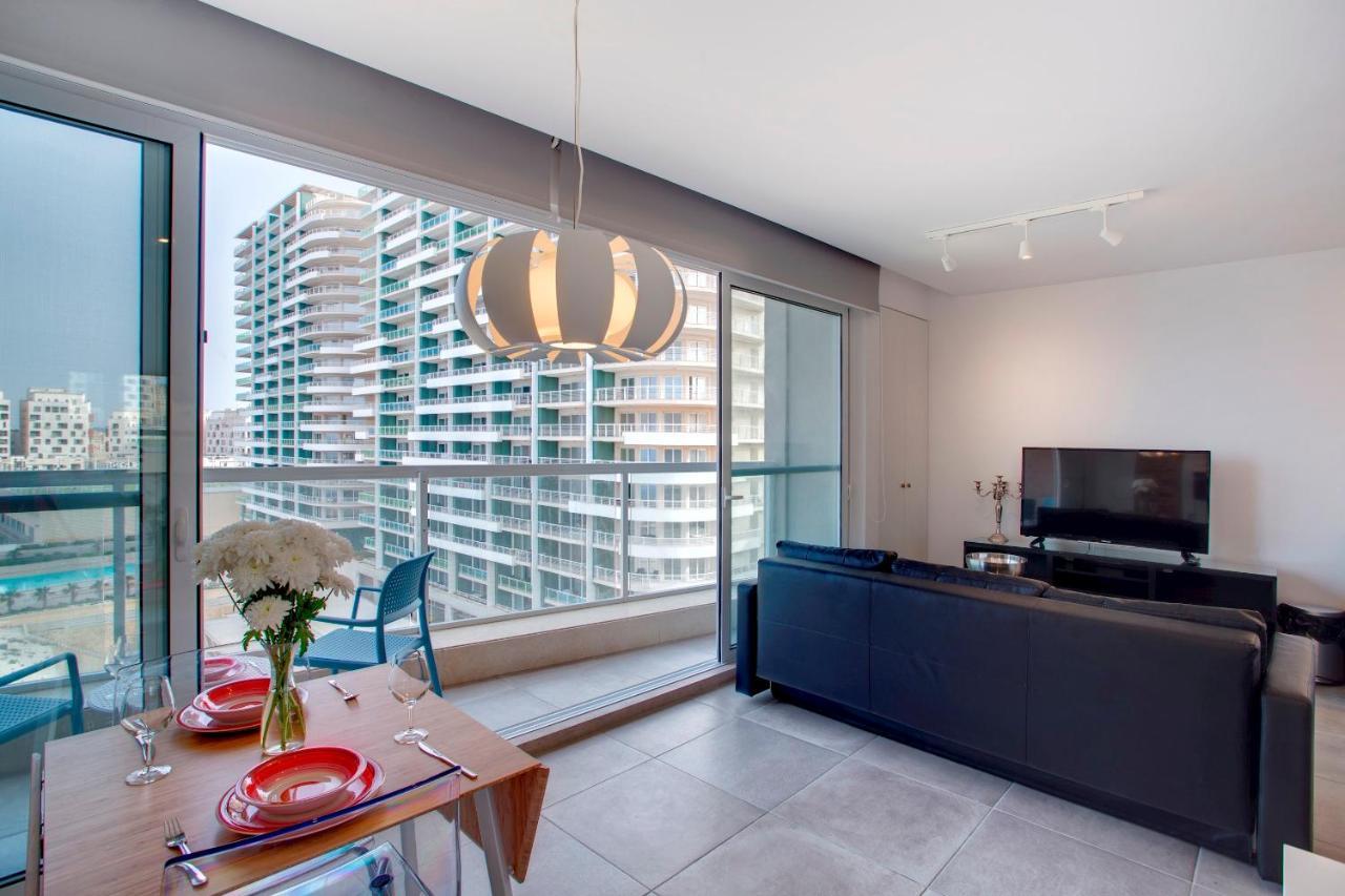 Modern Seaview Apartment In A Prime Location Sliema Luaran gambar